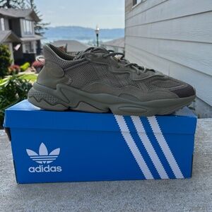New Adidas Originals Ozweego Men's Size 13 Cargo Athletic Running Shoes Sneakers